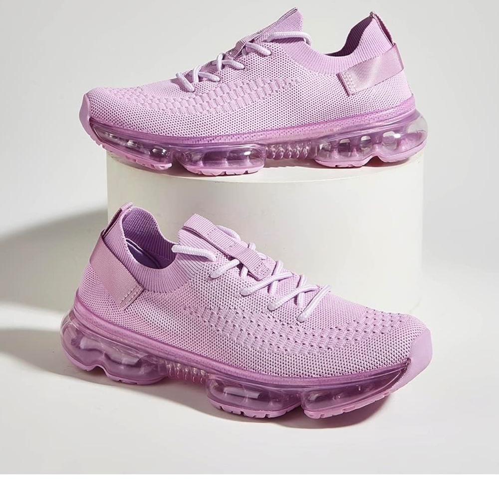 La Sheelah Lavender Sneakers with Modern Design